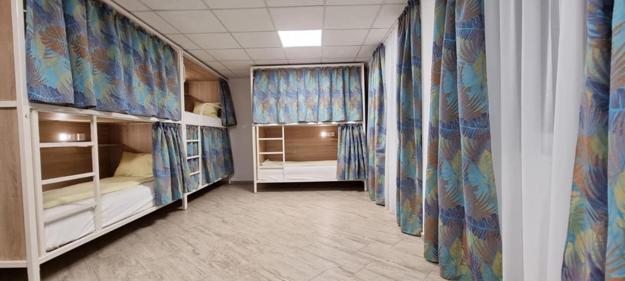Hostel Citadella Deva Luaran gambar