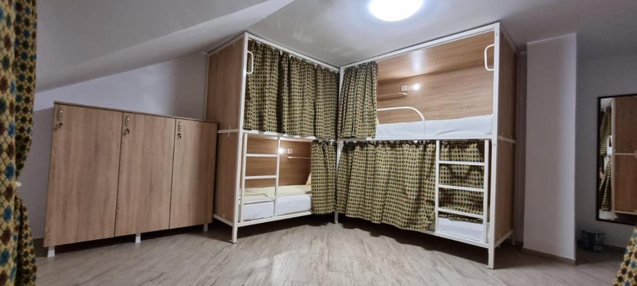 Hostel Citadella Deva Luaran gambar